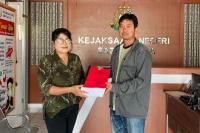 Penyidik Unit Perlindungan Perempuan dan Anak (PPA) Satreskrim Polres Sabu Raijua melimpahkan berkas perkara kasus pidana pencabulan terhadap anak ke Jaksa Penuntut Umum (JPU)
