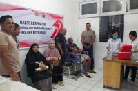 Polres Rote Ndao menggelar bakti kesehatan berupa donor darah dalam rangka peringatan HUT ke-79 Bhayangkara tahun 2025. Bakti kesehatan donor darah ini digelar di RSUD Baa, Kabupaten Rote Ndao sejak Sabtu (14/6/2025) hingga 30 Juni 2025 mendatang.