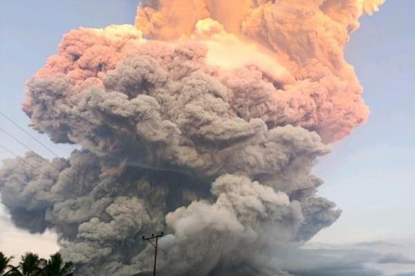 Gunung Lewotobidi Flores Timur Kembali Meletus, Semburkan Abu Mencapai 10.000 Meter