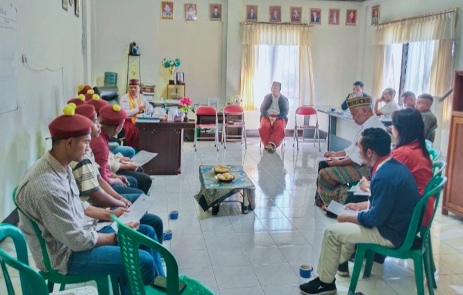 Kadis PPO Manggarai, Wenslaus Sedan, Terima Audiensi Organisasi GMNI dan PMKRI (3/7/2025). 