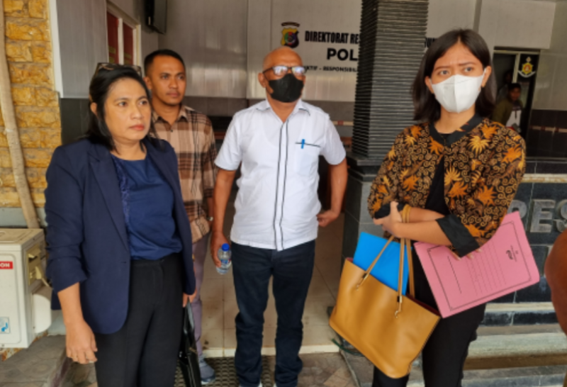 Anggota DPRD Kabupaten Kupang, Octovianus Laa usai menjalani pemeriksaan di Polda NTT beberapa waktu lalu. 