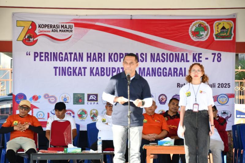 Bupati Manggarai, Herybertus G.L. Nabit Pimpinan Upacara Memperingati Hari Koperasi Indonesia (HKI) ke-78. (Dok. Kominfo Manggarai) 