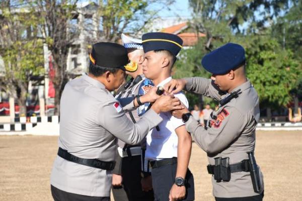  Kapolda NTT, Irjen Pol Dr Rudi Darmoko saat apel gelar pasukan dalam rangka Operasi Patuh Turangga 2025 di Polda NTT, Senin (14/7/2025) 