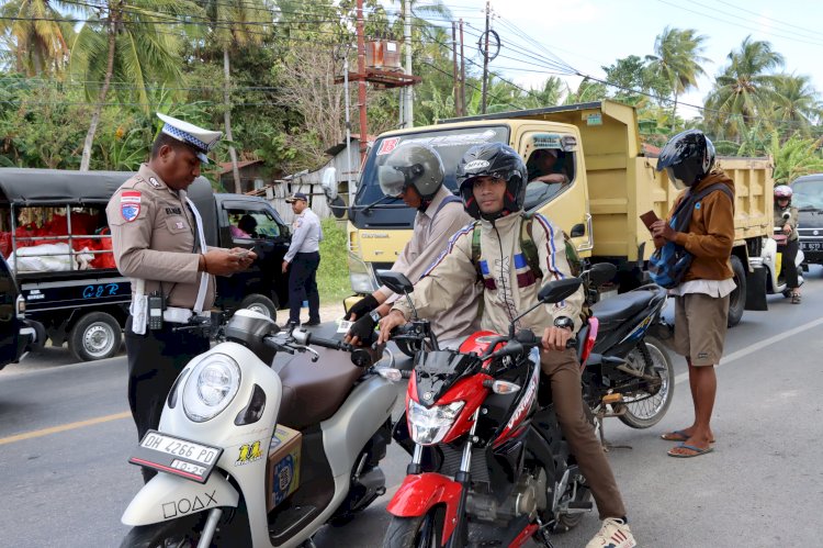 Jajaran Polres Kupang menggelar Operasi Patuh Turangga 2025 pada Senin, (14/7/2025 