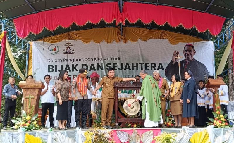 Bupati Belu Hadiri Pembukaan Pekan Pameran Ekonomi Kreatif ke-12 Keuskupan Atambua