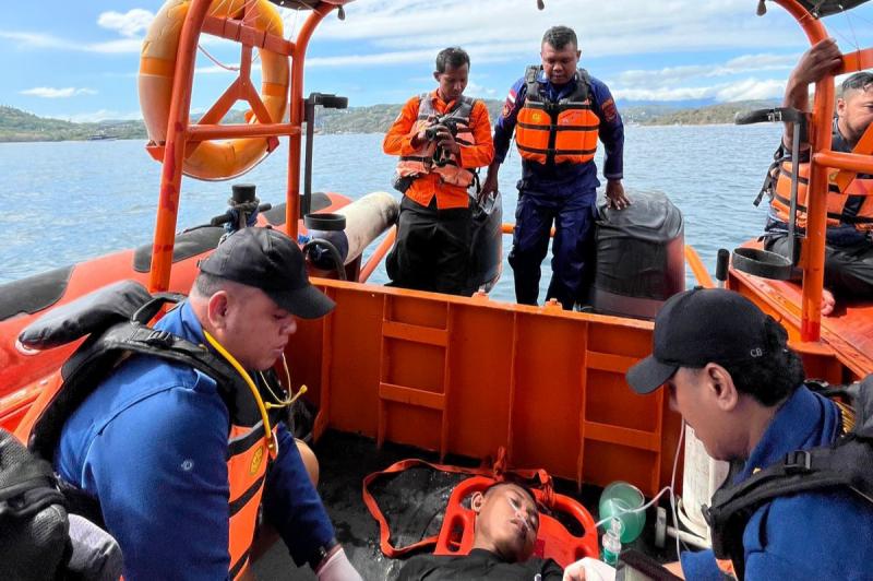 Polres Mabar dan Tim SAR Gelar Simulasi Penanganan Laka Laut di Labuan Bajo