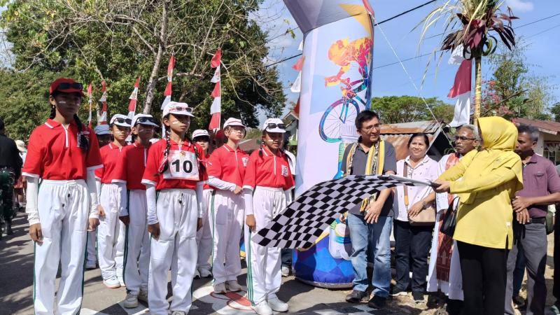Bupati Belu Lepas 110 Tim Lomba Gerak Jalan 8 Kilo Meter 