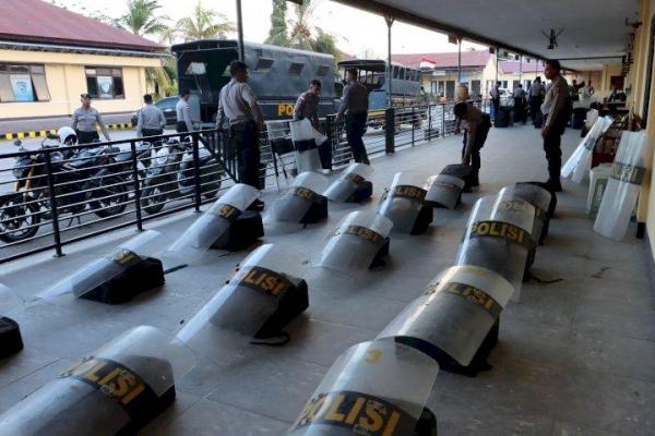 Polres Kupang Siagakan Peralatan Dalmas & Rantis Sabhara