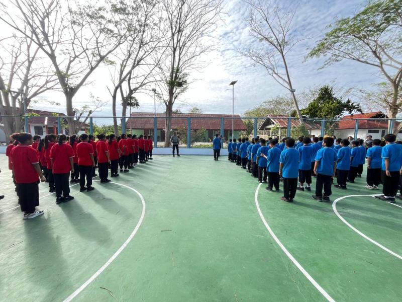 Kapolda NTT Jawab Permintaan SRMP 19 Naibonat Kirim Polwan untuk Latih Siswa 