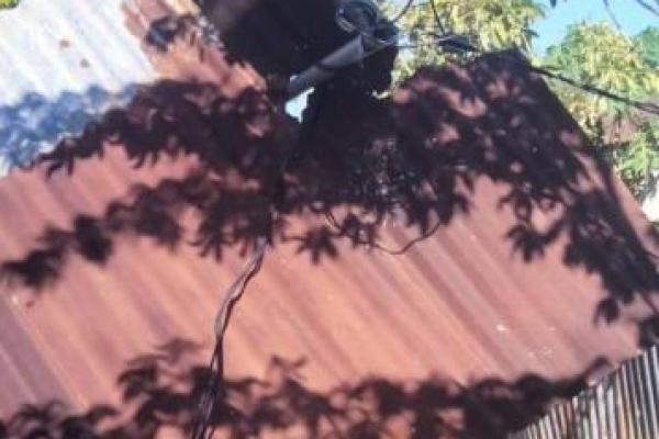 Angin Kencang Robohkan Atap Rumah Seorang PHL Polda NTT di Noelbaki