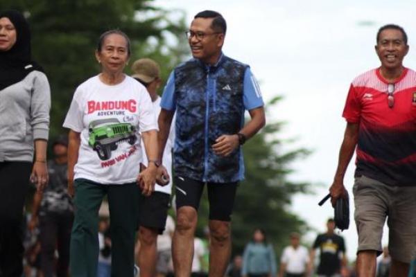 Mantan Menperin Saleh Husin Ikut CFD di Kupang Tempuh Jarak 8 Km 