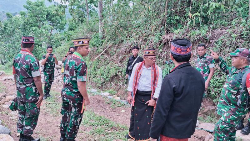 Kadis Pertanian Manggarai Tinjau Progres TMMD ke-126 di Desa Rado