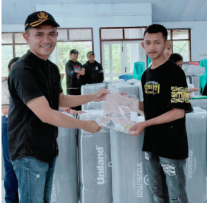 Kasih untuk Anak-Anak Migran: Pemkel Rowang dan YGBI Salurkan Bantuan Kasur, Selimut, dan Pakaian