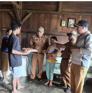 Sedekah Akhir Tahun, Pemerintah Langke Rembong Tebar Kasih bagi Anak Stunting
