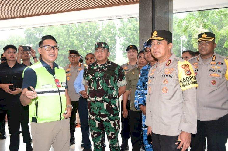 Kapolda NTT Pimpin Langsung Patroli Pengamanan Malam Natal 
