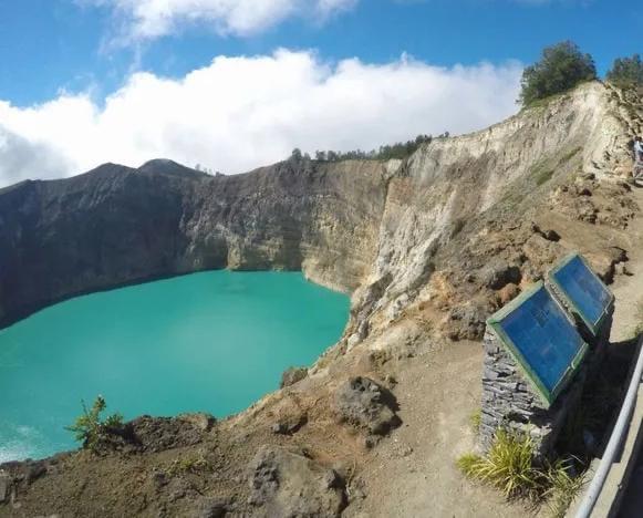 Tebing Kawah Gunung Kelimutu di Ende-Flores Longsor, Wisatawan Diminta Waspada