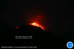 Gunung Ili Lewotolok diLembata Kembali Erupsi