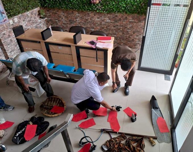 Tersangka Pelaku Kasus Penangkapan Penyu di Sikka Dilimpahkan ke Jaksa