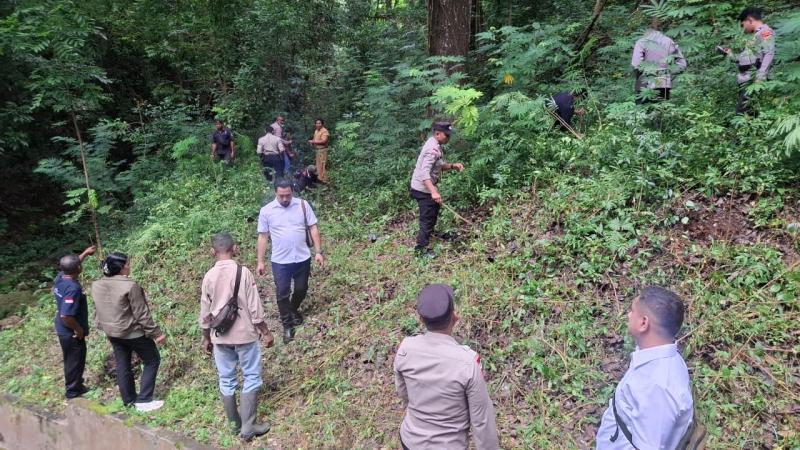 Sinergitas Polres TTS & UPT KPH TTS "Hijaukan" Kawasan Hutan Mutis Timau