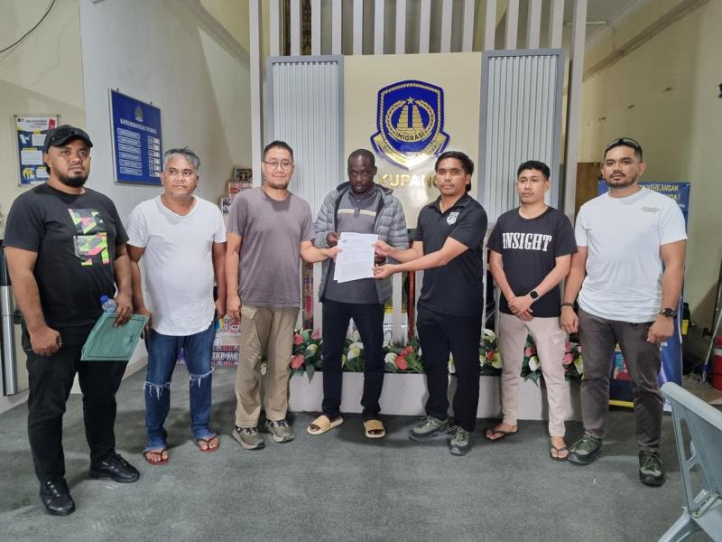 Polres Rote Ndao Serahkan Warga Uganda ke Imigrasi Kupang