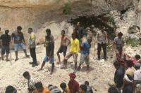 Dua Anak Tewas Tertimbun Longsor di Lokasi Galian Tanah di Desa Djela Manu-SBD