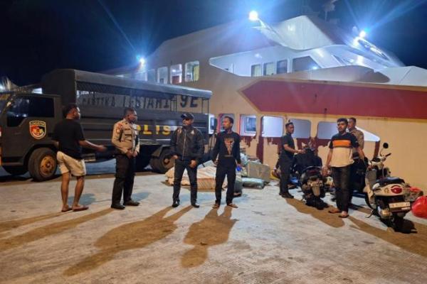 Polres Alor Amankan 4.795 Liter Moke di Atas KM Cantika Lestari