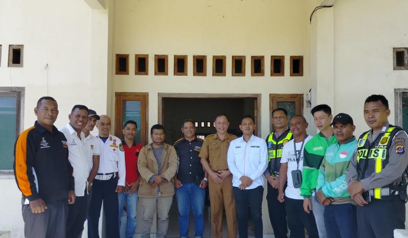 Mediasi Dishub Manggarai Barat, Satlantas Polres Mabar, Grab, dan AWSTAR terkait zonasi penjemputan di Bandara Komodo, Selasa (14/4/2026). 