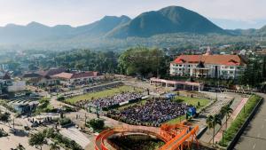 Gema Takbir di Jantung Kota: Ribuan Umat Muslim Ruteng Shalat Idulfitri 1447 H di Natas Labar