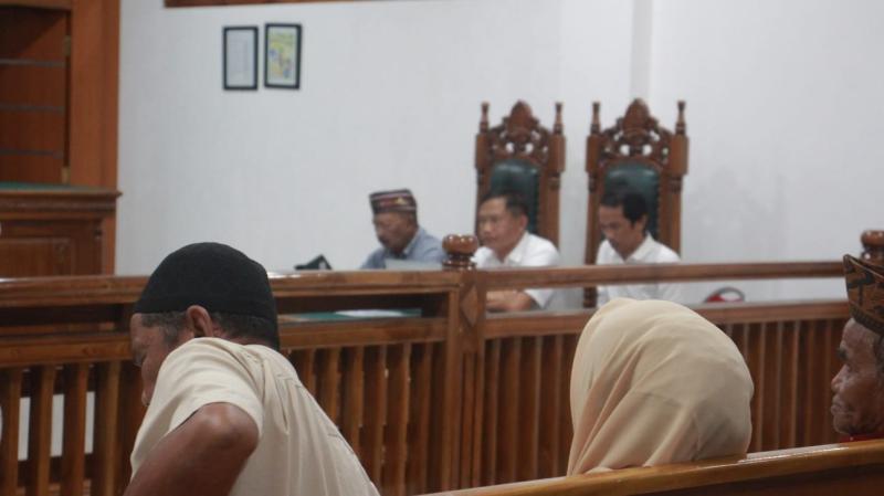 Proses sidang sengketa tanah Kerangan di Pengadilan Negeri Labuan Bajo. 