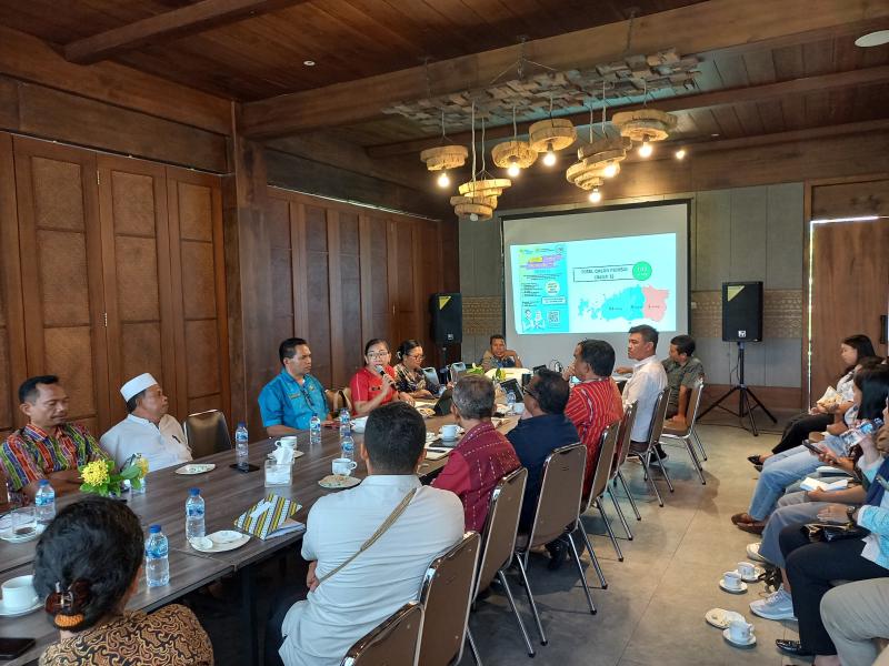 Sosialisasi perluasan kepesertaan BPJS Ketenagakerjaan melalui skema Agen Perisai oleh Pemerintah Kabupaten Manggarai Barat bersama tokoh agama di Labuan Bajo. 