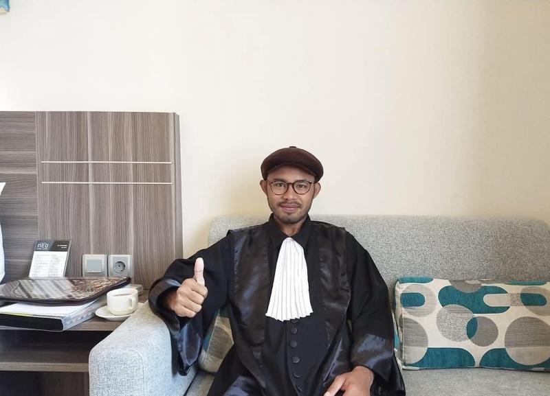 Hipatios Wirawan, Kuasa hukum pihak Emiliana Helni terkait bantahan tuduhan rentenir dan dugaan utang Rp50,4 juta. 