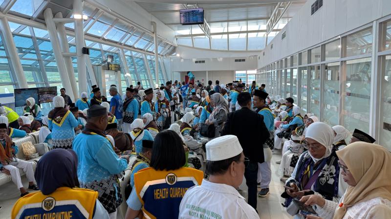 Operator Bandara El Tari Kupang Sukses Berangkat 310 Jemaah Haji NTT 