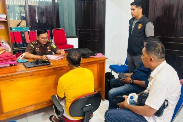 Penyidik Polres Rote Ndao melimpahkan tersangka dan barang bukti ke Kejaksaan Negeri Baa-Rote Ndao 