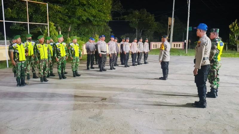 Apel gabungan TNI-Polri di Reok untuk pengamanan malam takbiran Idul Adha 1447 Hijriah. 