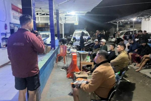 Suasana Nobar Final Lina Champion di Kantor Satlantas Polres Sumba Timur dan pembagian door prize 