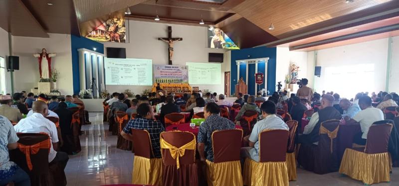 Bupati Manggarai, Herybertus G.L. Nabit, mengajak Gereja dan pemerintah berkolaborasi mengatasi tantangan kemiskinan dan kualitas pendidikan dalam Sidang Sinode IV Keuskupan Ruteng, Selasa (2/6/2026). 