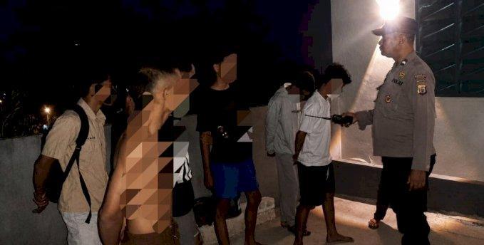 Para pelajar saat diamankan aparat Polsek Maulafa karena konsumsi Miras 