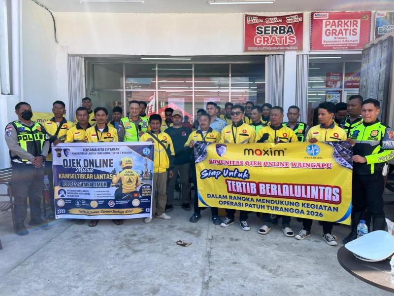 Kegiatan Deklarasi Pelopor Keselamatan berlalu lintas di Kota Waingapu 