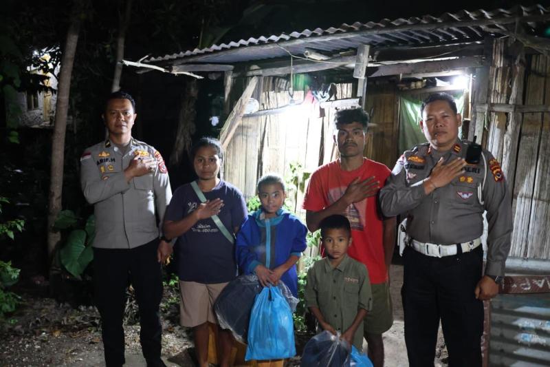 Tim URC Resmob Polres Rote Ndao mengamankan terduga pelaku pencabulan pada Minggu (7/6/2026) 