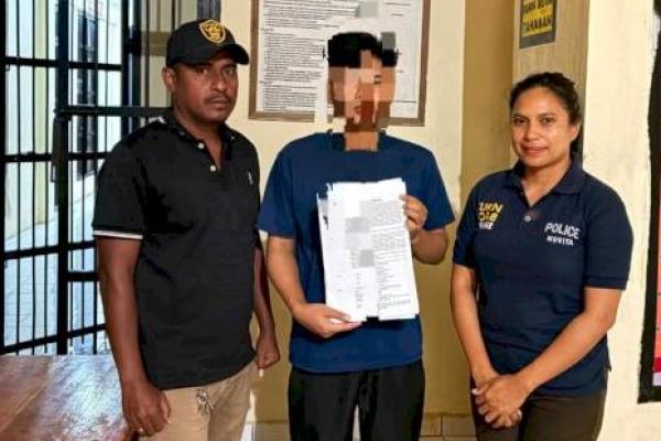  Tersangka kasus pencabulan anak di bawah umur saat ditahan di sel Polres Rote Ndao 