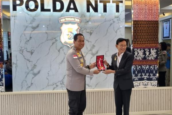  Polda NTT Raih Dua Rekor MURI Dunia Terapi Kesehatan Mental