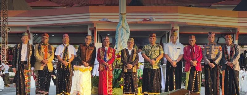 Peluncuran Festival Maria Ratu Rosari Golo Curu 2026 di Natas Labar Motang Rua, Ruteng, Kamis (9/7/2026), yang dihadiri unsur Keuskupan Ruteng, Pemerintah Kabupaten Manggarai, TNI-Polri, dan para pemangku kepentingan sebagai simbol kolaborasi merajut iman, memperkuat persaudaraan, serta mengembangkan wisata religi dan budaya. 