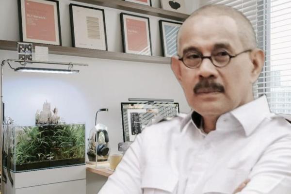 DR. Nicholay Aprilindo 