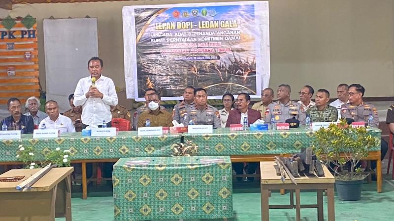 Perdamaian adat masyarakat Lowonara dan Belle Kabupaten Flores Timur 