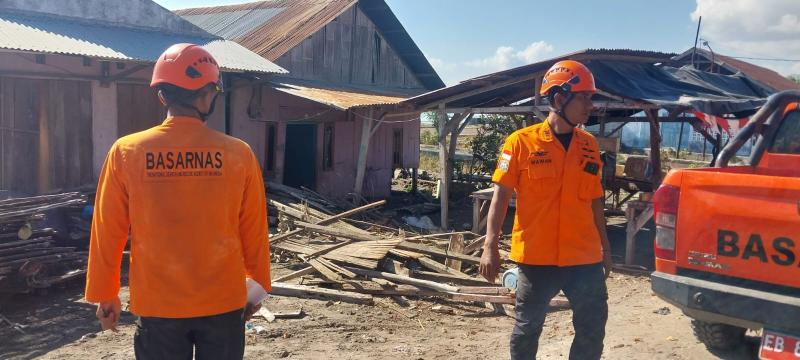Tim SAR Gabungan melakukan penyisiran dan pencarian korban gempa bumi 