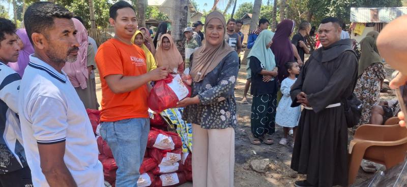 Kafegama bersama JPIC OFM Indonesia menuntaskan distribusi 1.265 paket bantuan bagi masyarakat terdampak gempa di Kecamatan Sambi Rampas, Manggarai Timur. (Foto: Dok. JPIC OFM Indonesia) 