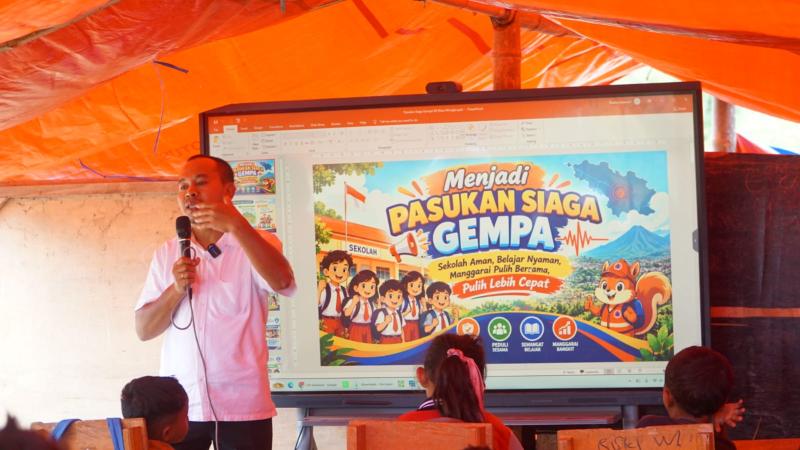 Diskominfo Manggarai edukasi siswa tentang kesiapsiagaan gempa (Foto. Dok. Diskominfo Manggarai). 